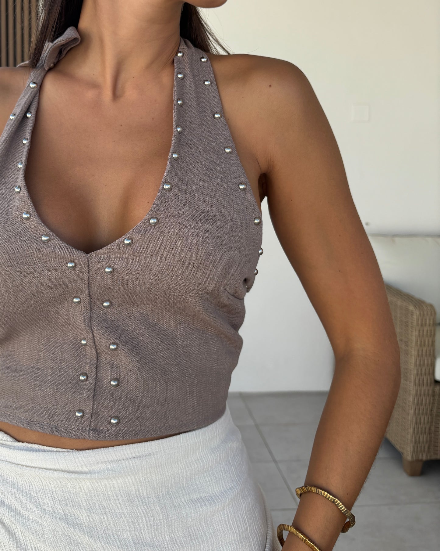 Top Tachas Taupe
