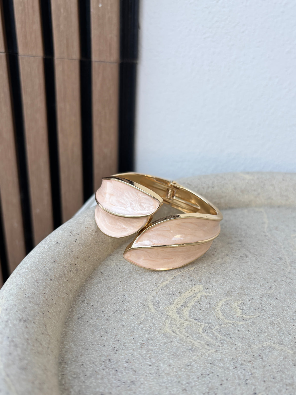 Pulsera hoja beige
