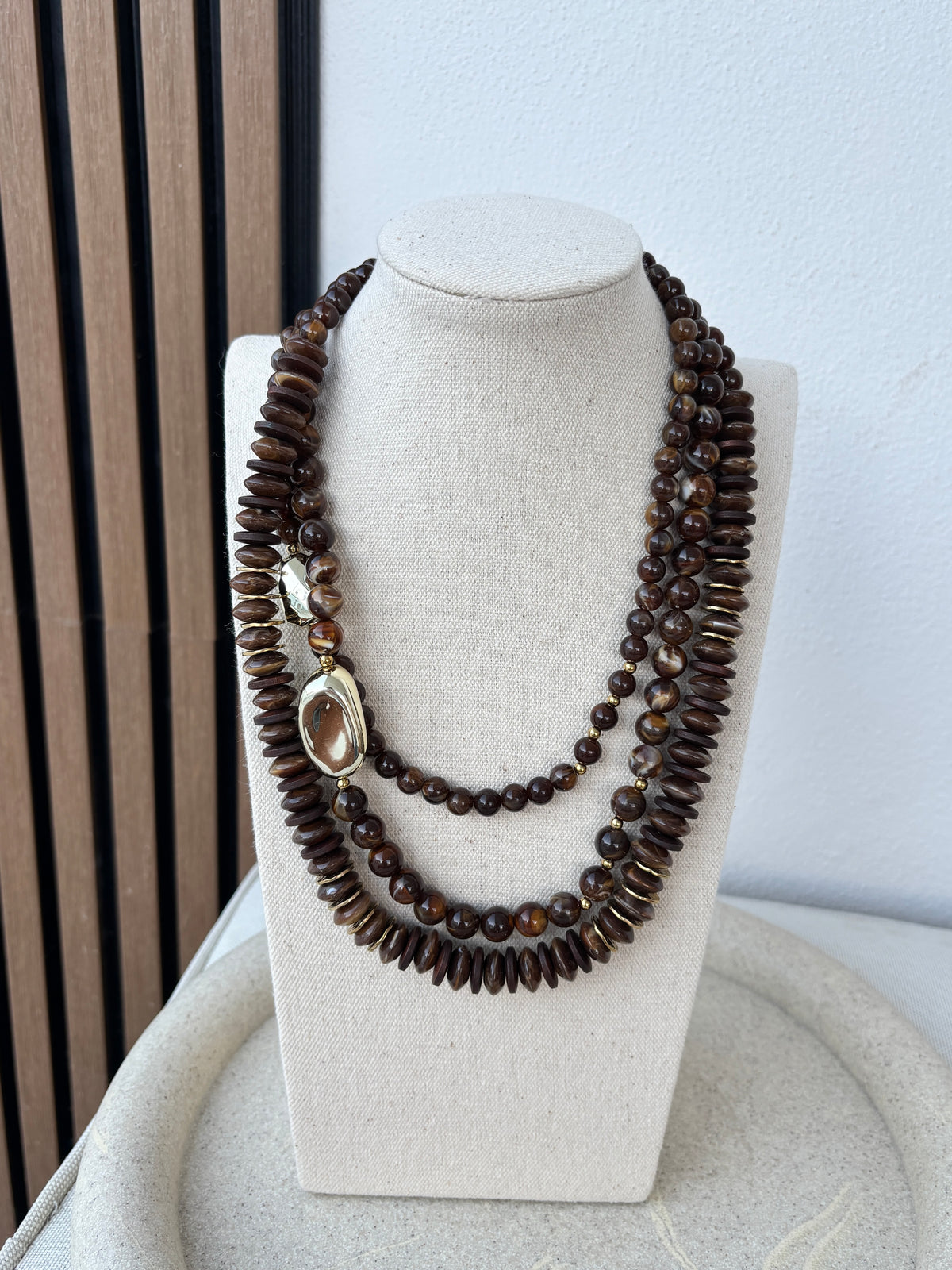 Collar Triple Marrón