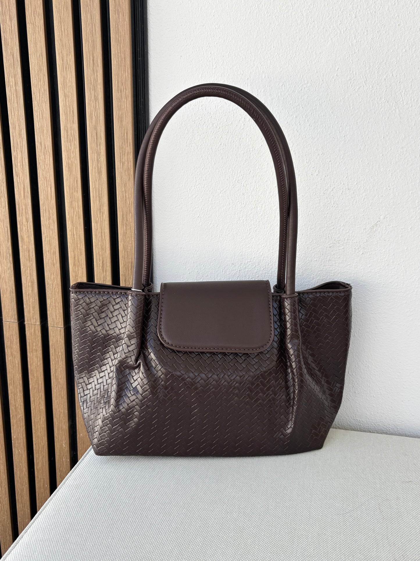 Bolso trenzado polipiel marrón