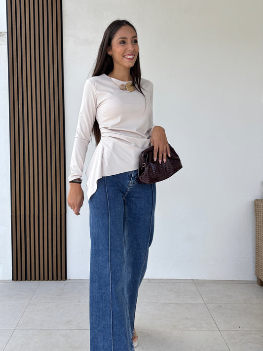 Blusa frunce volante beige