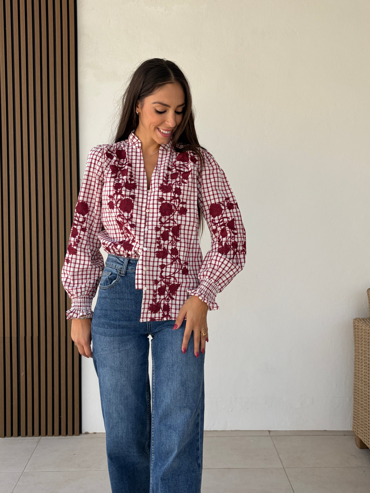 Camisa Bordada burdeos
