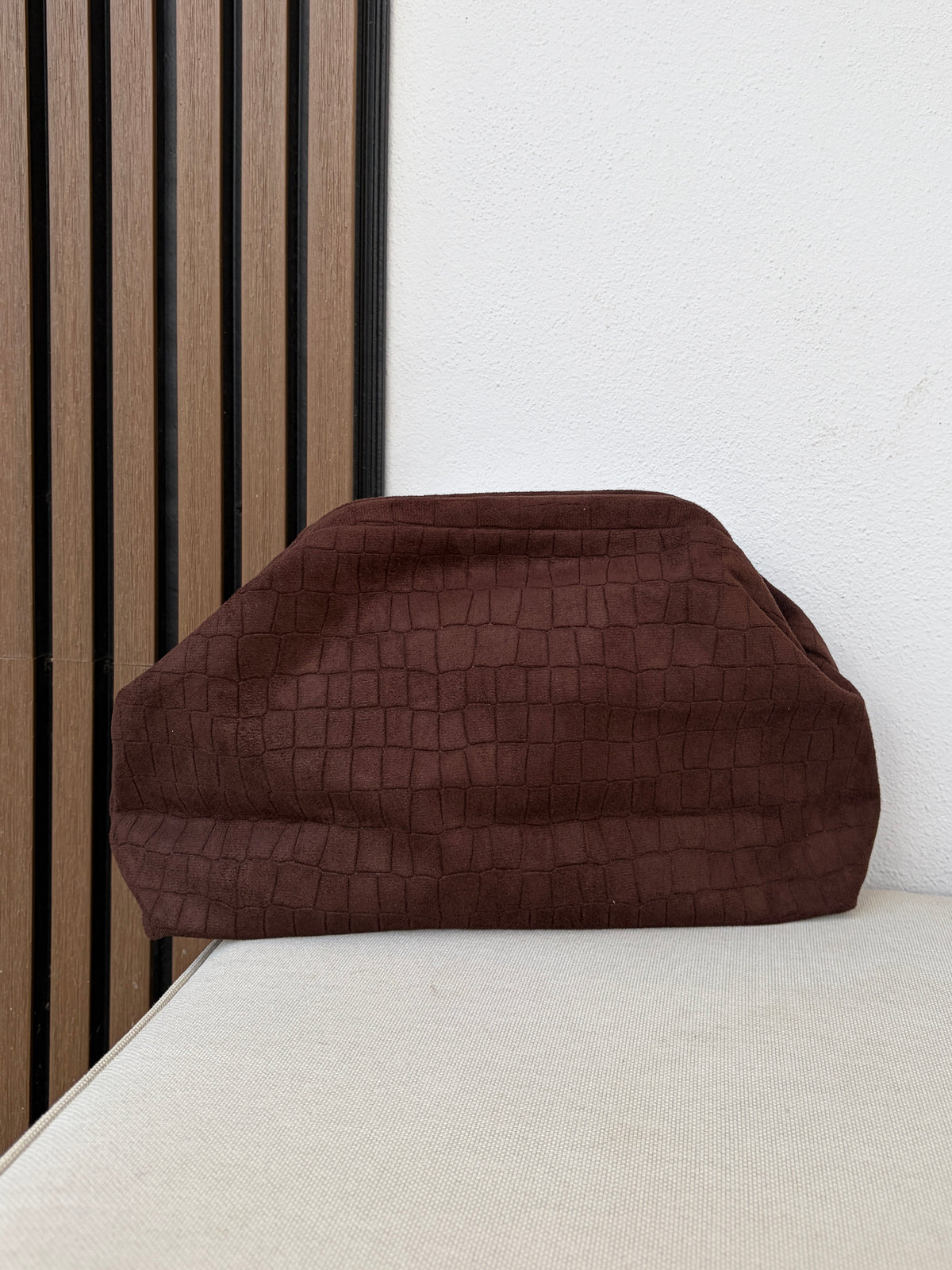 Bolso antelina efecto cocodrilo marrón