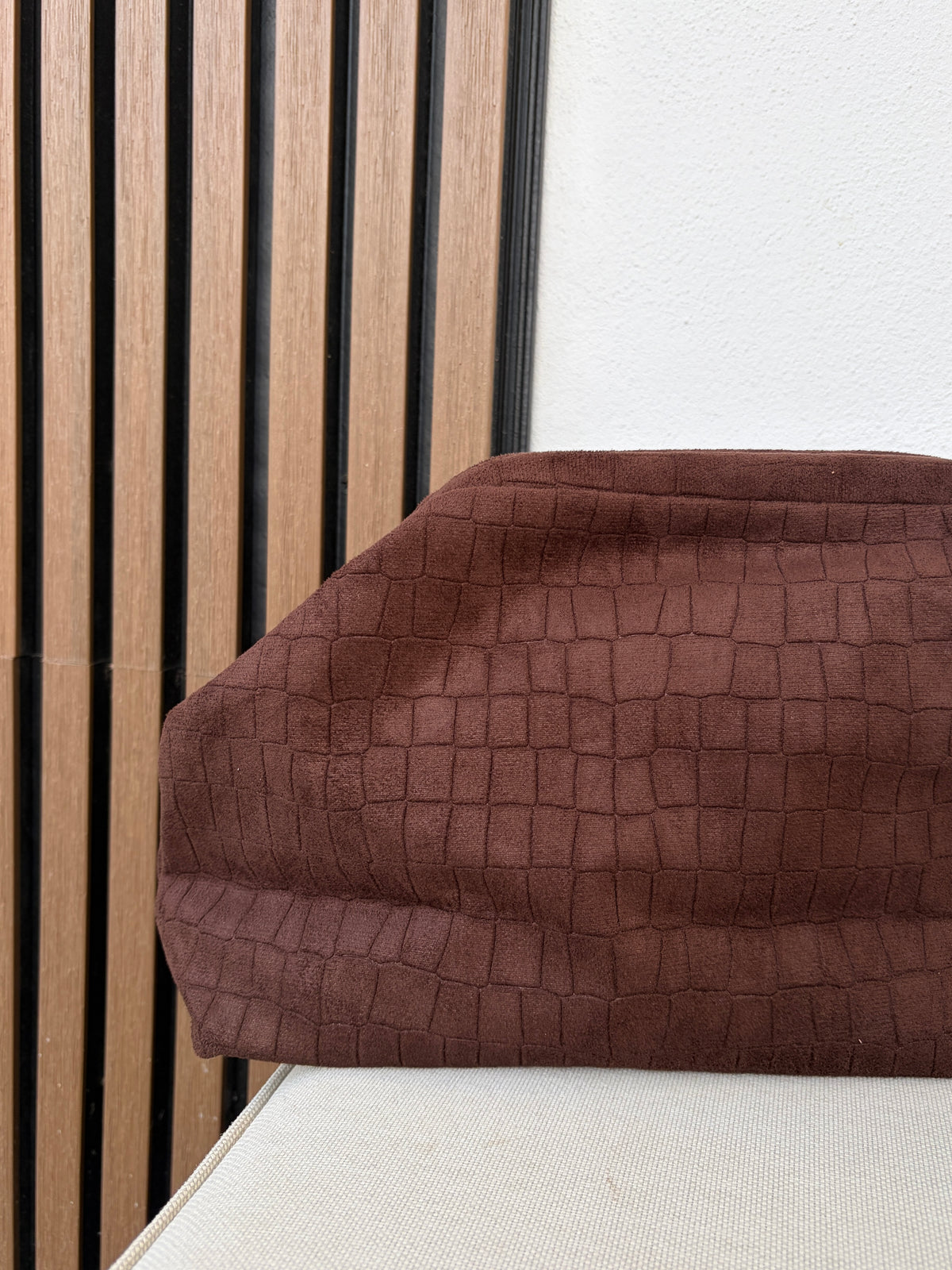 Bolso antelina efecto cocodrilo marrón