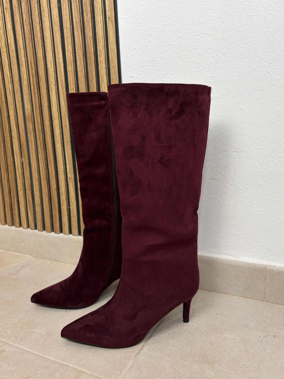 Bota antelina burdeos