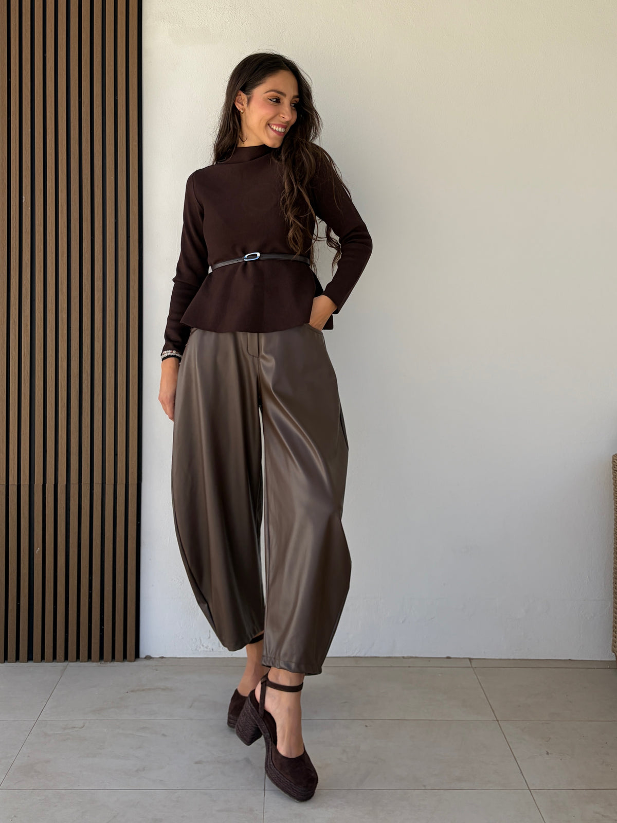 Blusa cinturon-punto marrón