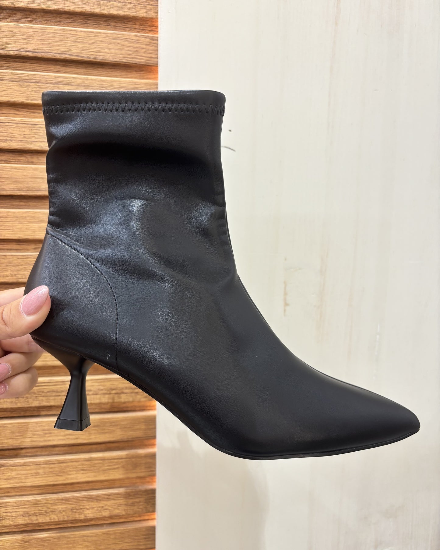 Bota Islandia Negra