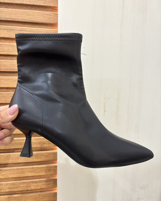 Bota Islandia Negra